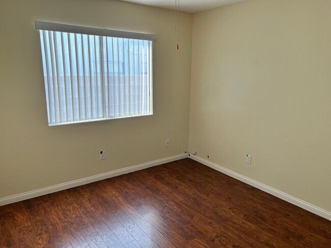 Building Photo - Desert Creek gem