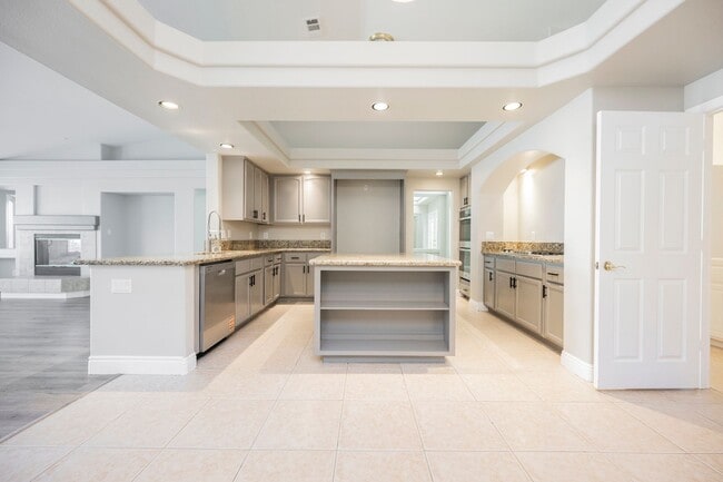 Building Photo - Gorgeous 1 Story Home in Gated Community