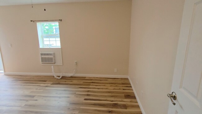 Building Photo - 6908 MacCorkle Ave