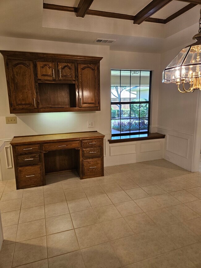 Building Photo - 3913 Davis Cir