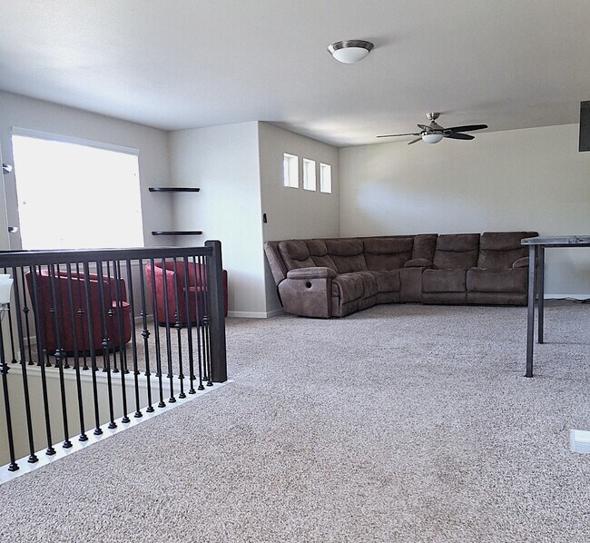 Building Photo - 4946 Skylark St NE