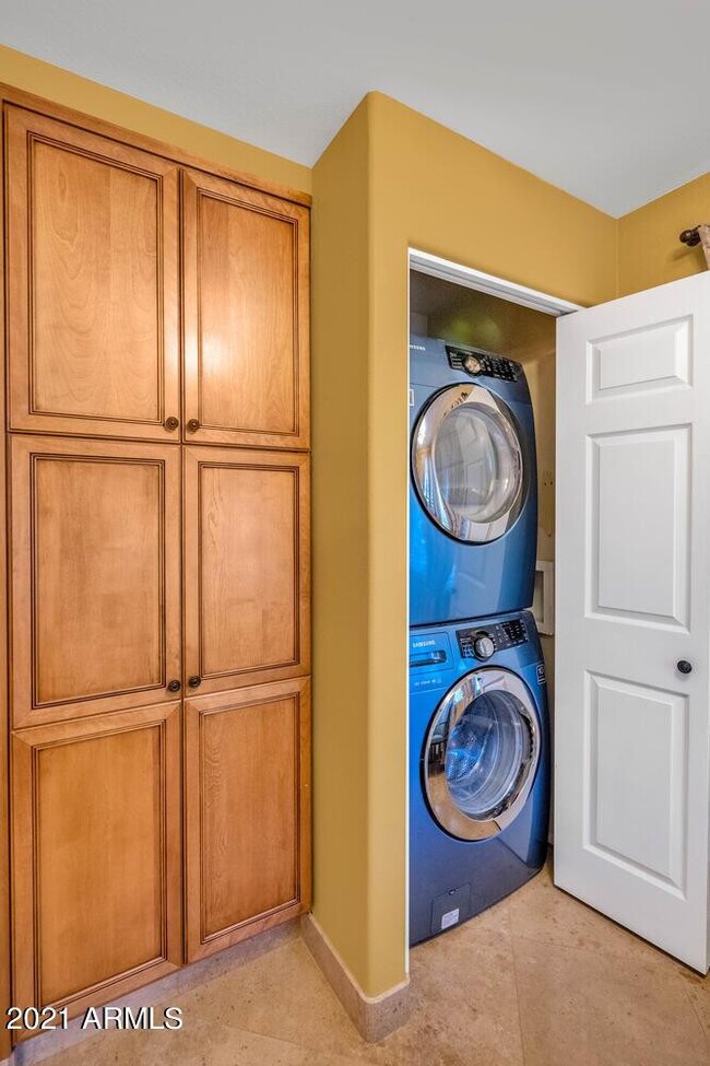 Building Photo - 15151 N Frank Lloyd Wright Blvd