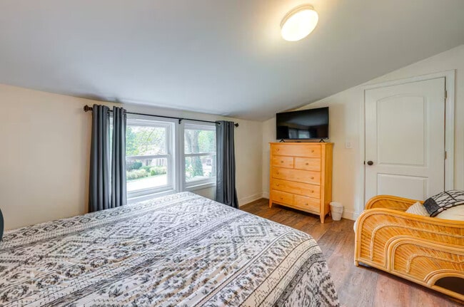 Building Photo - 1518 Riverside Ave