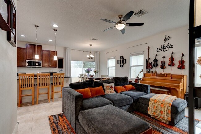 Building Photo - 5424 Estero Loop