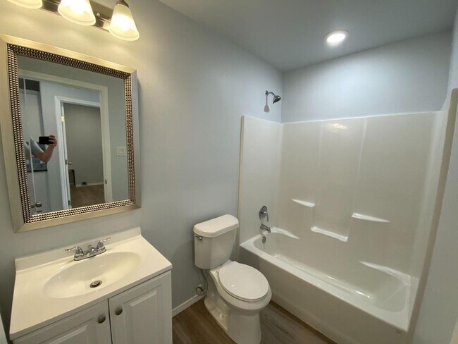 Building Photo - New 3/2/2 Duplex in Northwest Lubbock
