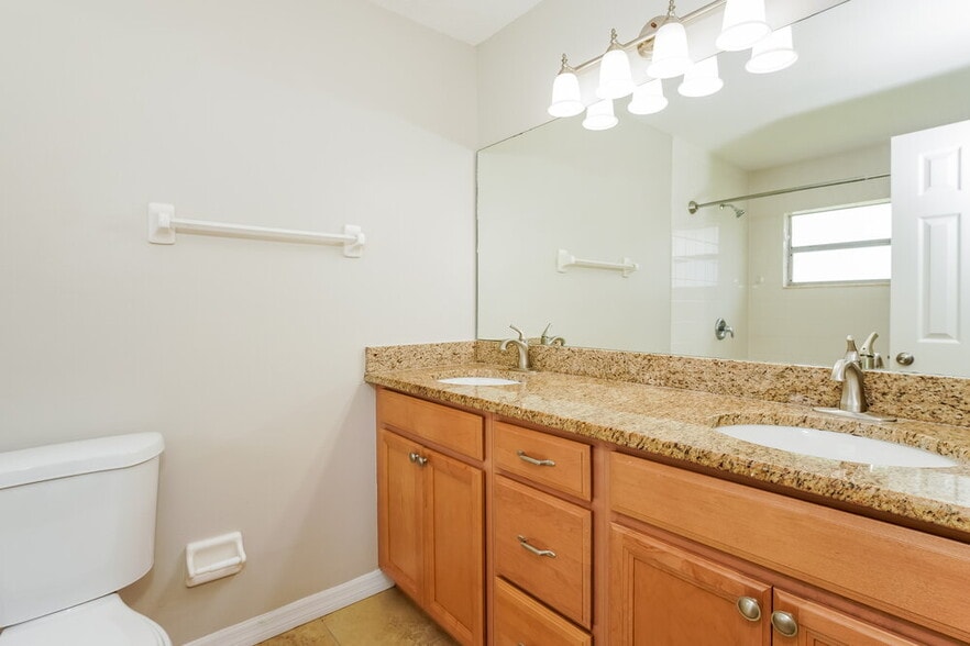 Building Photo - 12775 Majorama Dr
