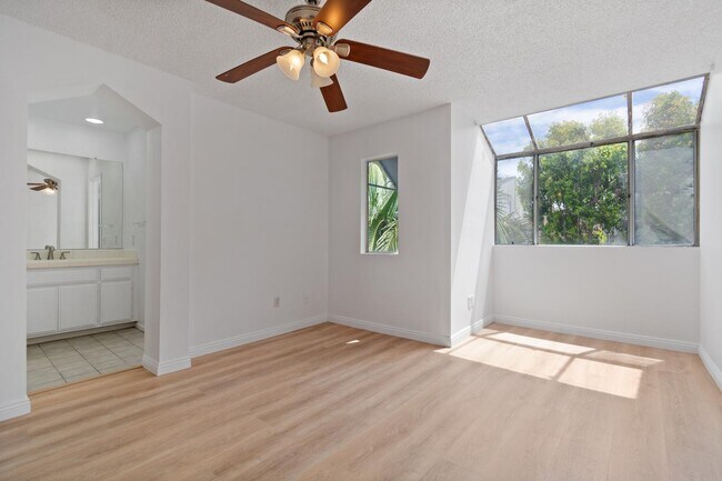 Building Photo - 501 Herondo St