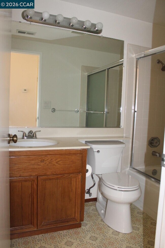 Building Photo - 3614 Stoneglen S