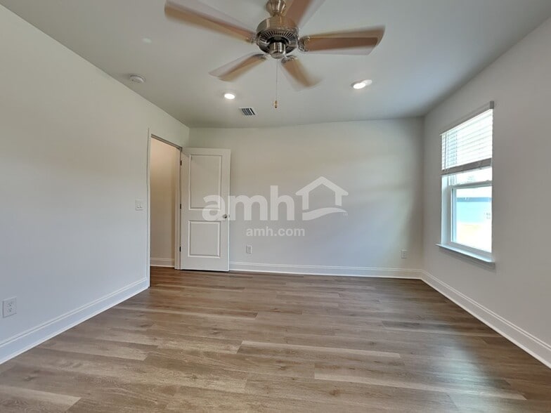 Building Photo - 136 Bee Tree Blvd