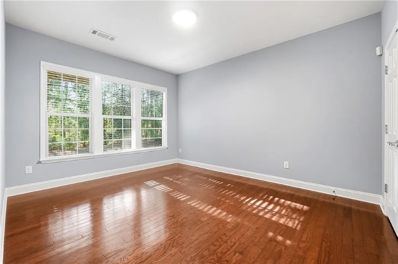 Building Photo - 3655 E Paces Walk