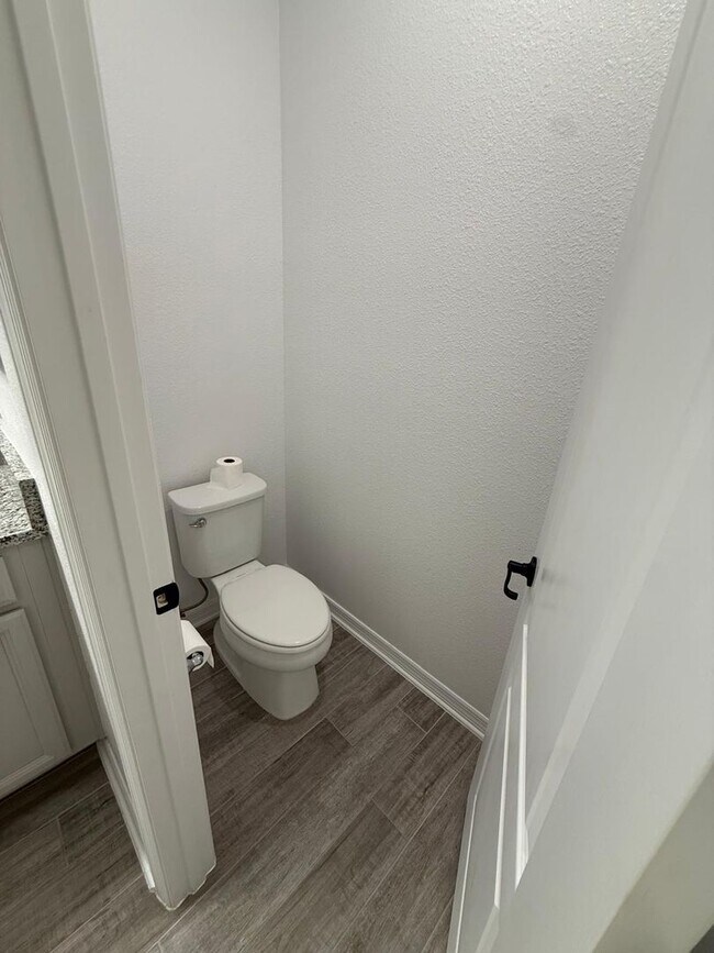Building Photo - 3 BEDROOM, 2 BATHOOM IN DEANS XING/LITTLE ECON