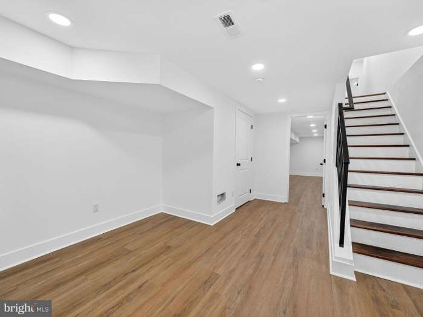 Building Photo - 5859 Delancey St