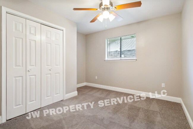 Building Photo - 1476 St Christopher Dr