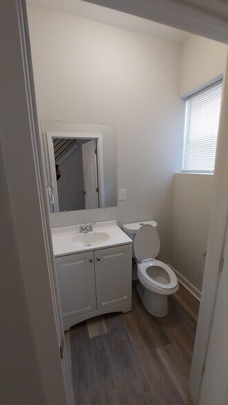 Building Photo - 2718 W York St