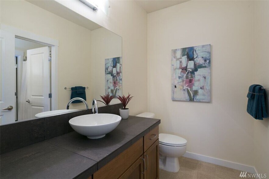 Bathroom 1 - 1739 27th Ln NE