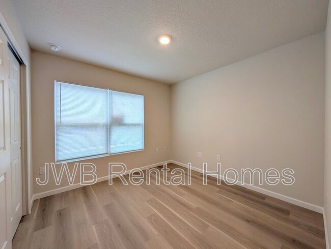 Building Photo - 1667 Helena St