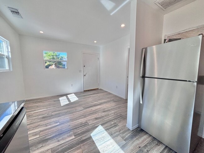 Building Photo - 3774 S Gramercy Pl