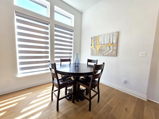 Building Photo - 22045 Gateway Arch Dr