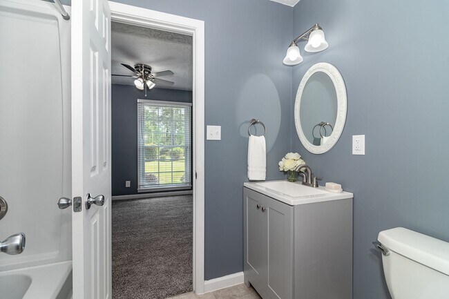 Building Photo - Beautiful and Updated 5 Bedroom Home