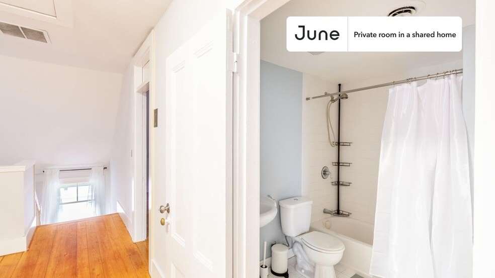 Building Photo - Room in Shared 5 bed/2.5 bath home in Newton Corner