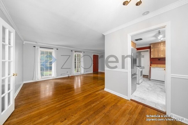 Building Photo - 2231 Allaire Ln NE