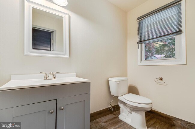 Building Photo - 12555 Trinity Dr