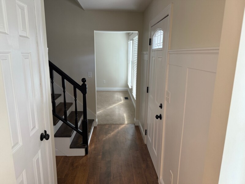 Building Photo - 125 Fieldstone Dr