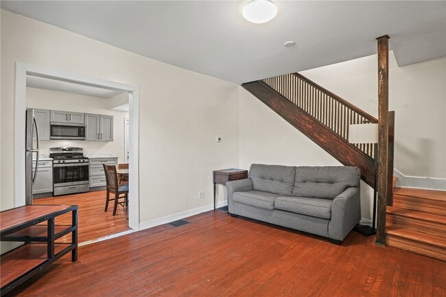 Building Photo - 407 S Aurora St