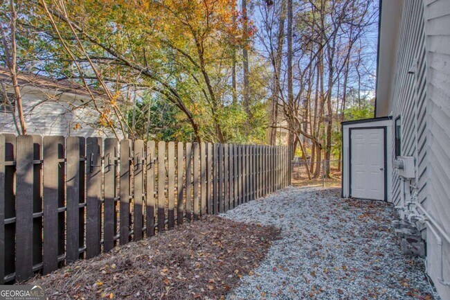 Building Photo - 1010 Mathews Ct