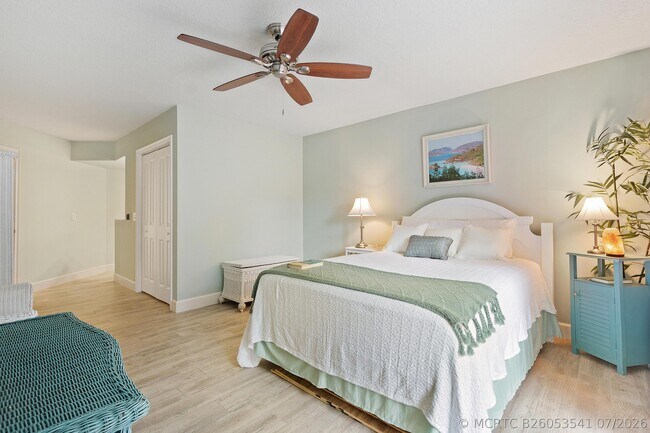 Building Photo - 204 Sea Oats Dr