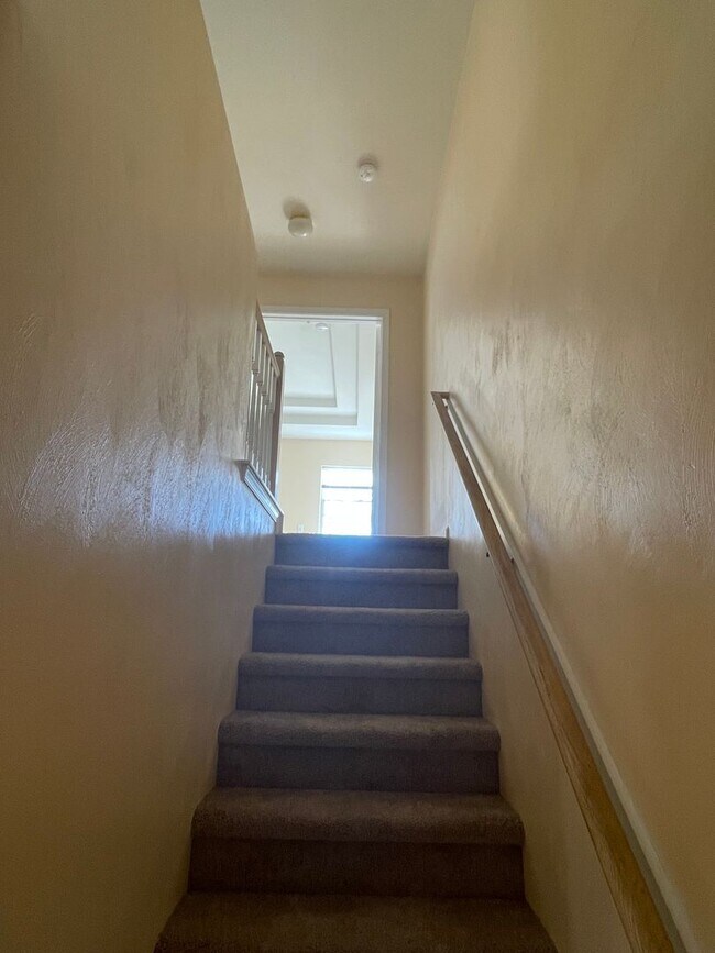 Building Photo - Lovely Lakefront Home in Virginia Beach