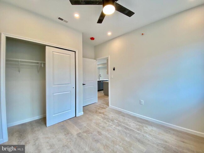 Building Photo - 6100 Ridge Ave