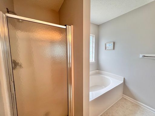 Building Photo - Charming 4BD, 2.5BA Durham Home with a Bonus Sun-Room & Fenced In Yard Only 10 Minutes Away from ...