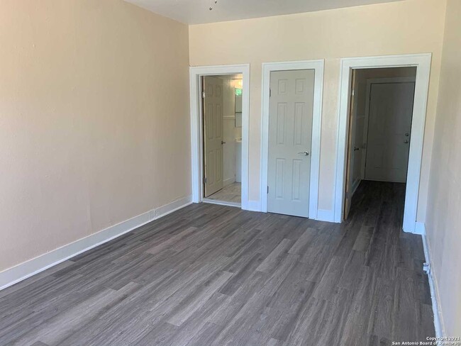 Building Photo - 411 Canton-