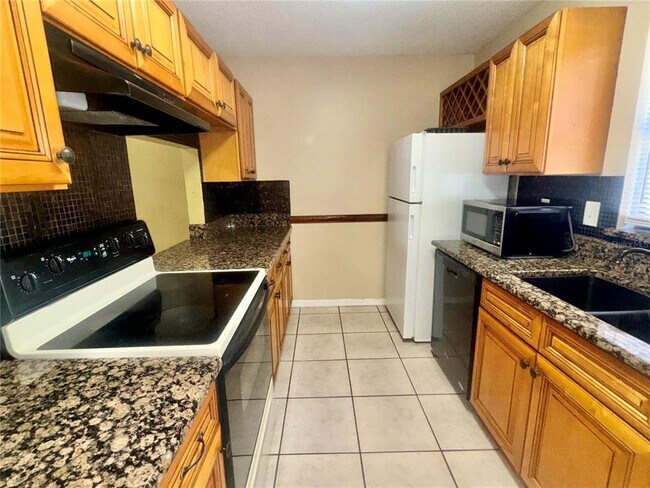 Building Photo - 1605 Shady Ridge Ct