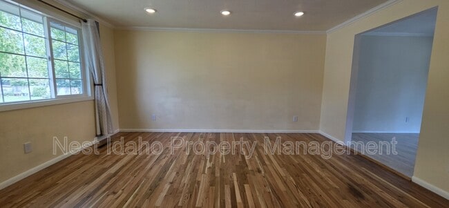 Building Photo - 2910 N McKinney St