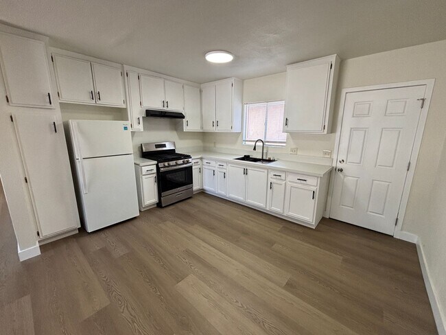 Building Photo - Fully Renovated 3BD/1.5BA House | Eucalyptus Ave, Moreno Valley