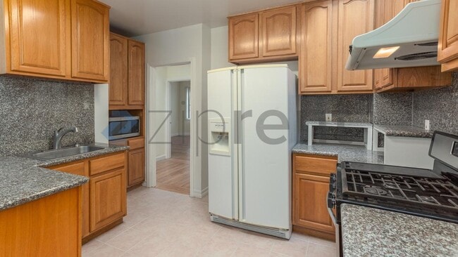 Building Photo - 1578 43rd Ave