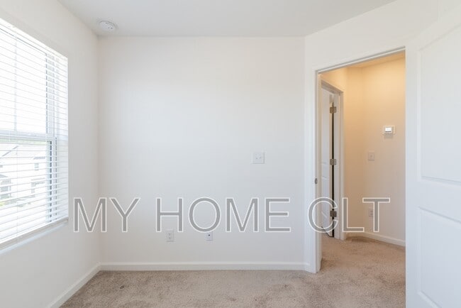 Building Photo - 15010 Scoter St