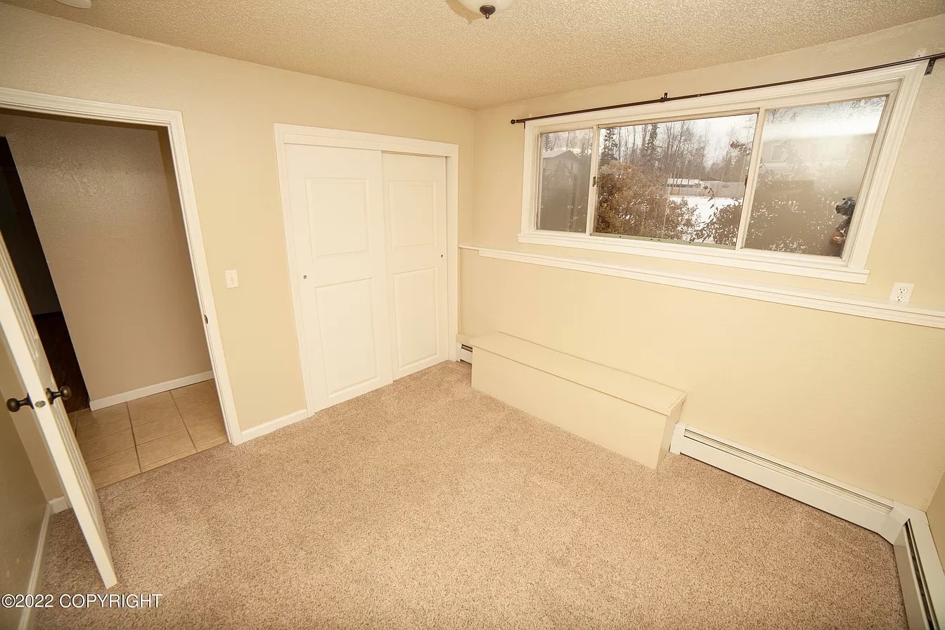 Building Photo - 16943 Hanson Dr
