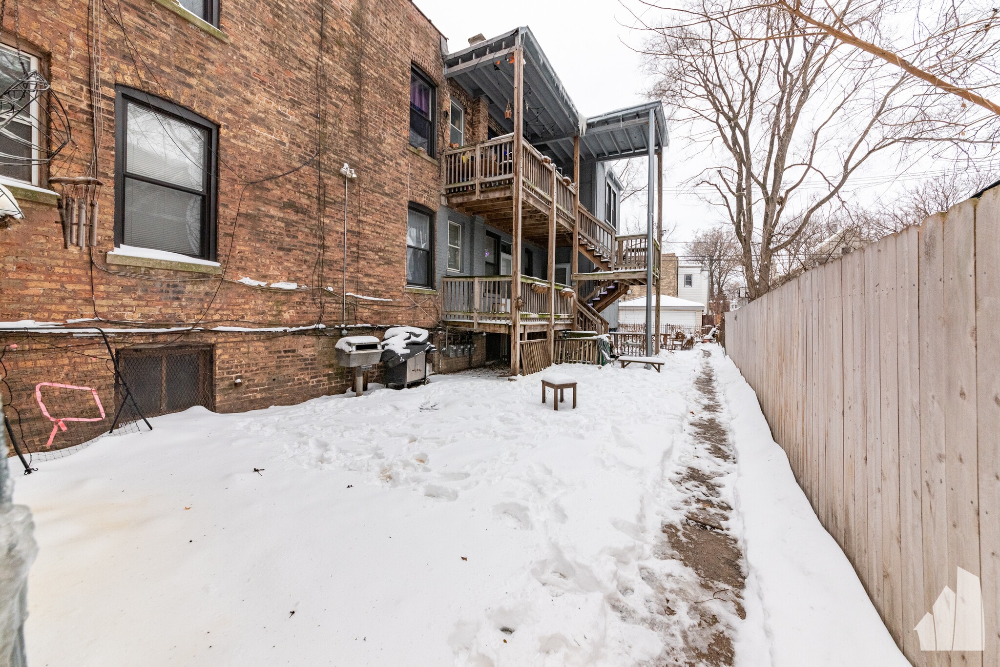 Building Photo - 3524 W Grace St