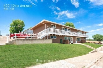 Building Photo - 622 12th Ave