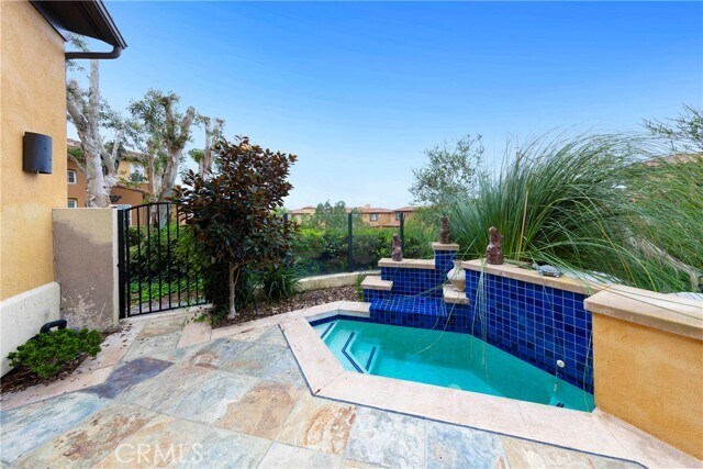 Building Photo - 19 Lucania Dr