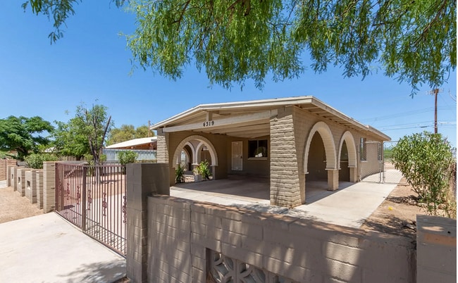 Building Photo - 4319 S 15th Ave