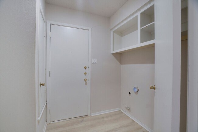 Building Photo - 1206 Westcott Dr