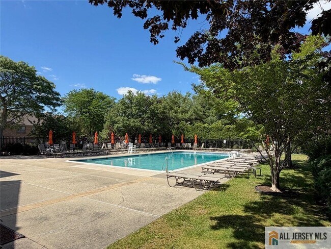 Building Photo - 601 Sunshine Ct