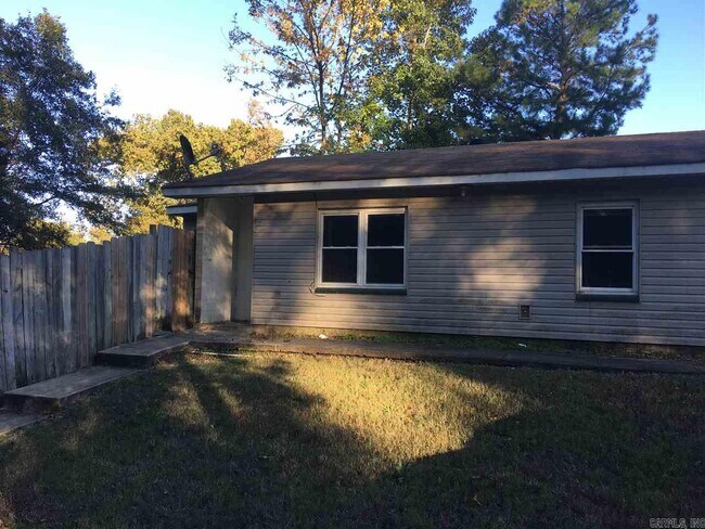 Primary Photo - 9 Pinetree Apartment Rd