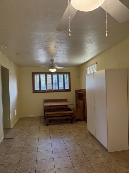 Building Photo - 1610 E Palo Verde Dr