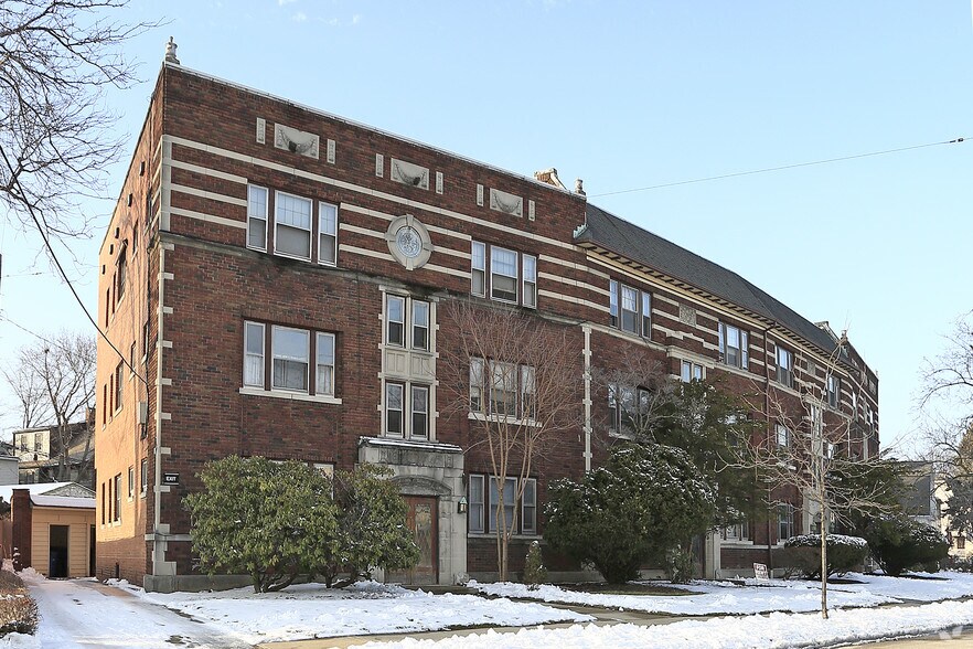 Primary Photo - Edanola Apartments