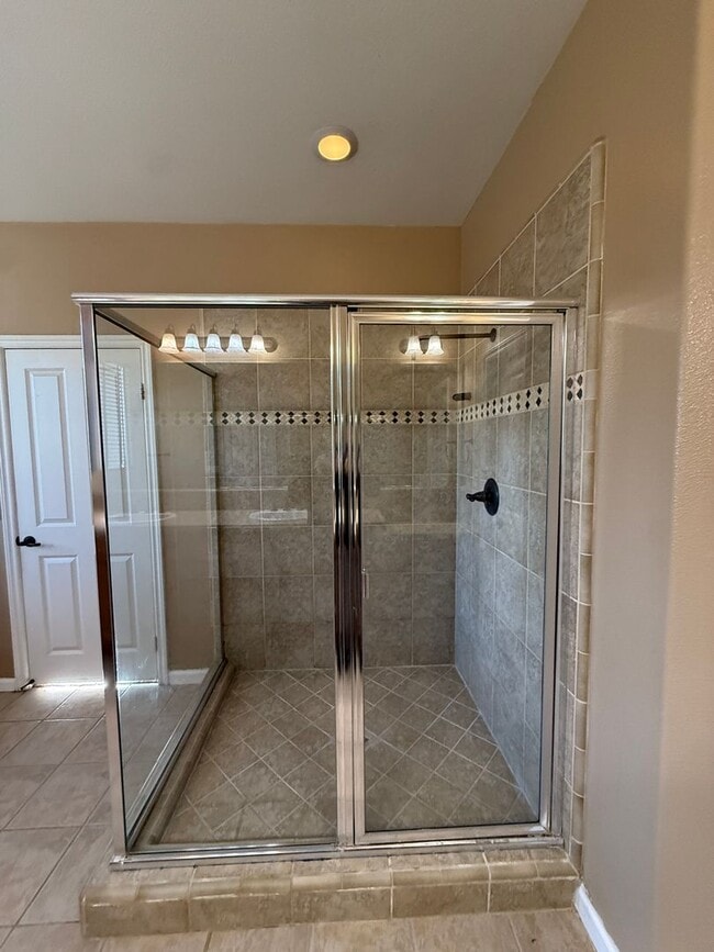 Building Photo - Centrally Located Single Story Home in Traditions